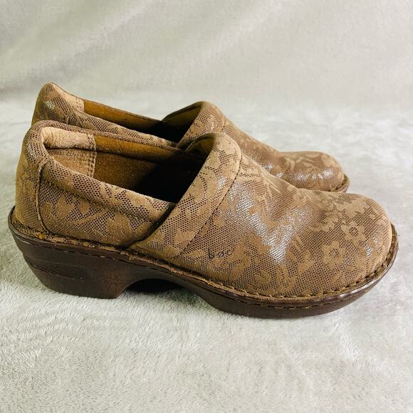 boc Shoes Womens Size 8.5 Brown Tan Floral Design Leather Slip On Chunk Low Heel - Picture 1 of 8